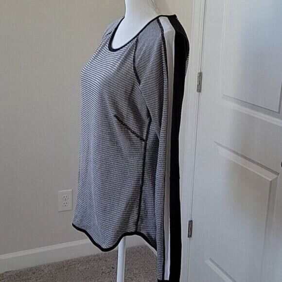 Lululemon Athletica Reversible Long Sleeve Top Black White Stripe Size 8 - Picture 5 of 12
